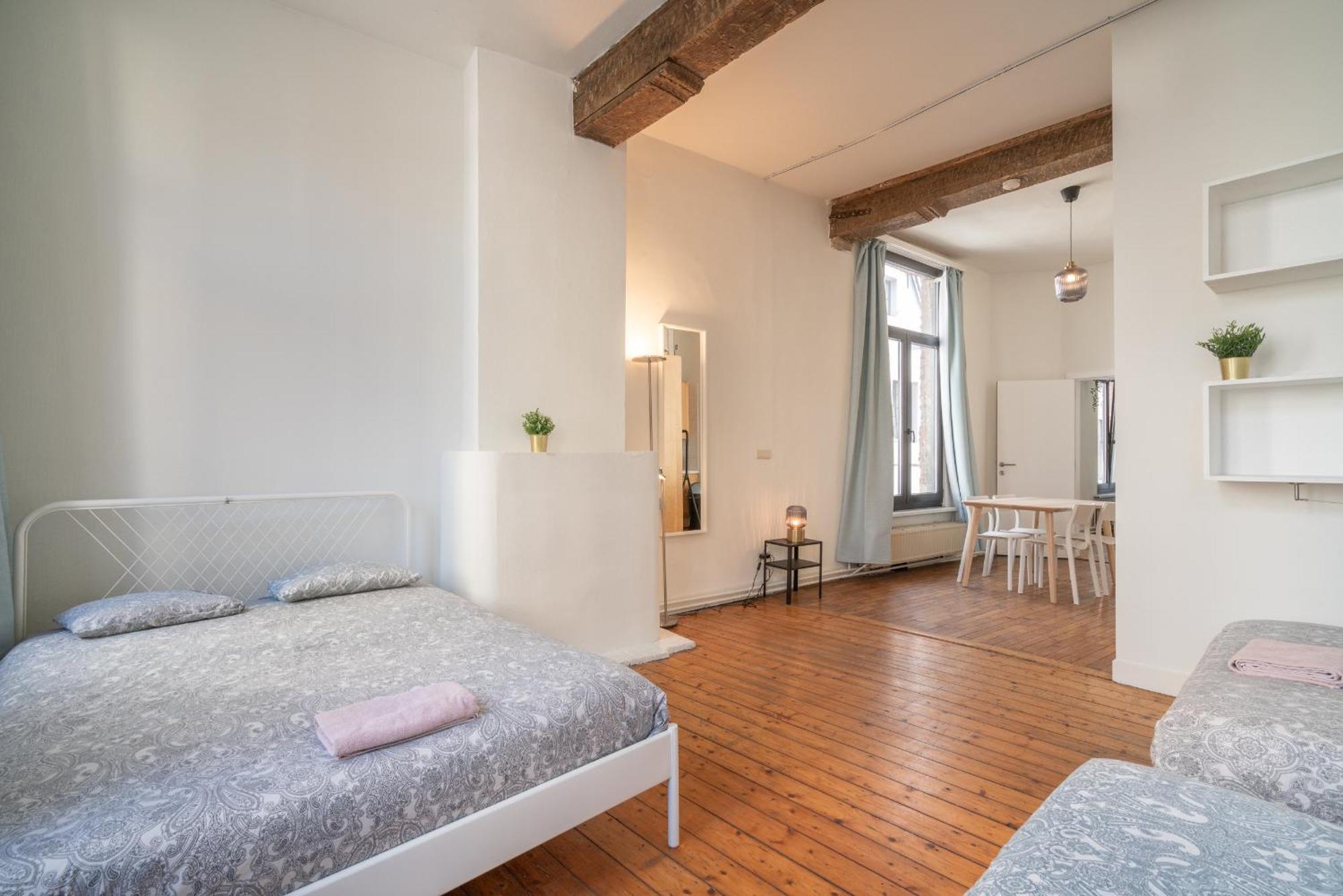 Authentic Apartments In The Center Of Anvers Exterior foto